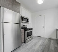 1706 W Glenlake Ave in Chicago, IL - Foto de edificio - Building Photo