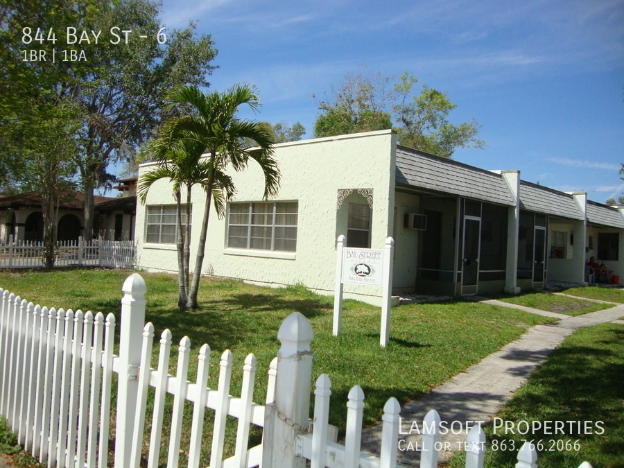 844 Bay St in Sebring, FL - Building Photo