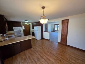 1798 Chateau Dr in Green Bay, WI - Building Photo - Building Photo