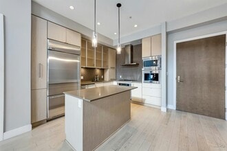 260 Salter St in New Westminster, BC - Building Photo - Building Photo