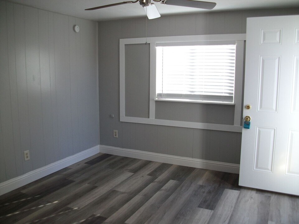 1016 E St in Sparks, NV - Building Photo