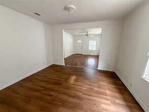 114 E Hull St in Denison, TX - Foto de edificio - Building Photo