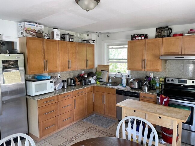 15 Holton St in Boston, MA - Building Photo - Building Photo