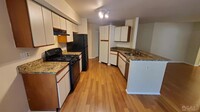 4032 Bayberry Ct in Monmouth Junction, NJ - Building Photo - Building Photo