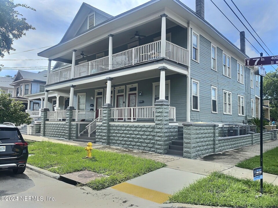 430 E 7th St in Jacksonville, FL - Building Photo