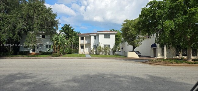 3915 Ponce de Leon