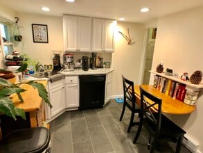60 Rockwood St, Unit 1 in Boston, MA - Building Photo - Building Photo