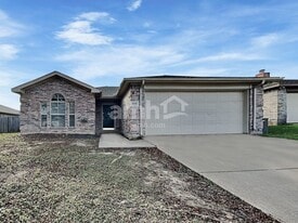 308 Lake Travis Dr in Wylie, TX - Building Photo