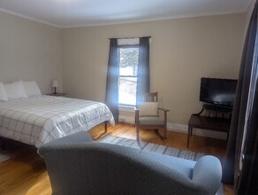 150 View St in Franklin, NH - Foto de edificio - Building Photo