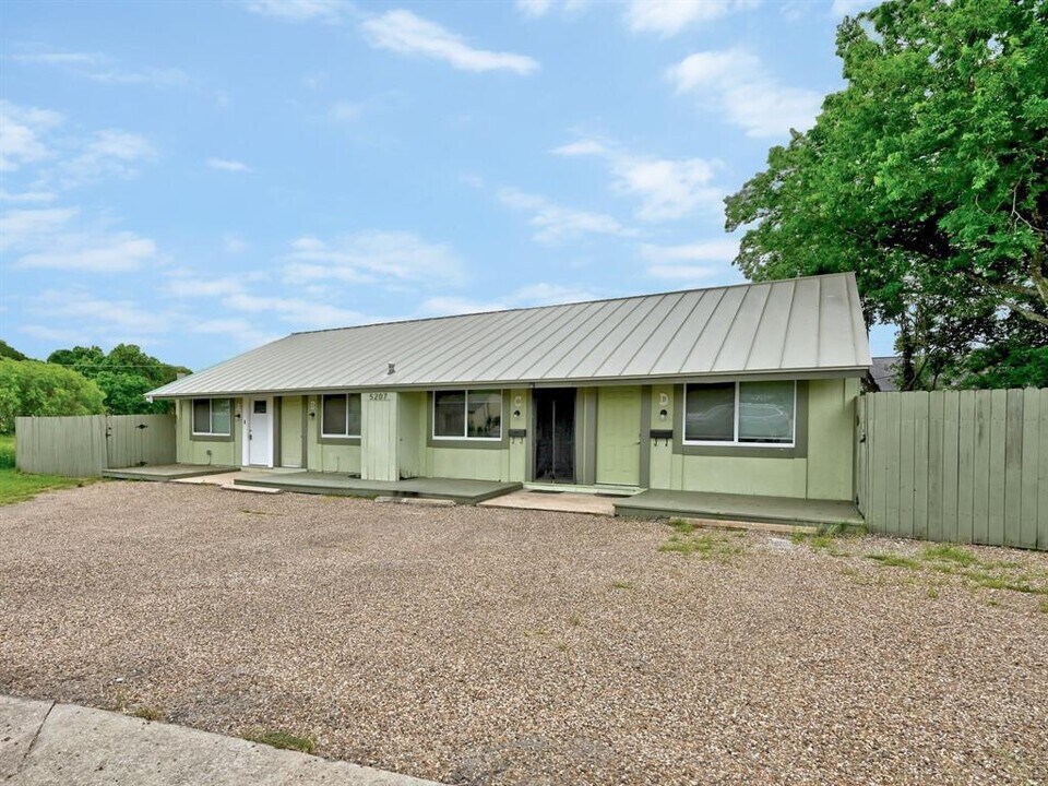 5207 Tahoe Trail in Austin, TX - Building Photo