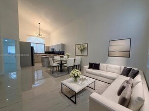 1600 SW 157th Ave in Pembroke Pines, FL - Building Photo - Building Photo