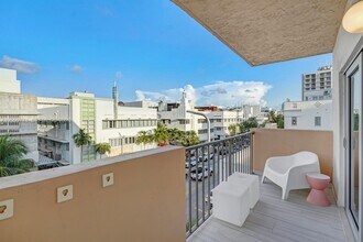 1150 Collins Ave in Miami Beach, FL - Building Photo - Building Photo