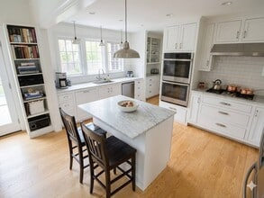 35 Cove Dr in Sag Harbor, NY - Building Photo - Building Photo