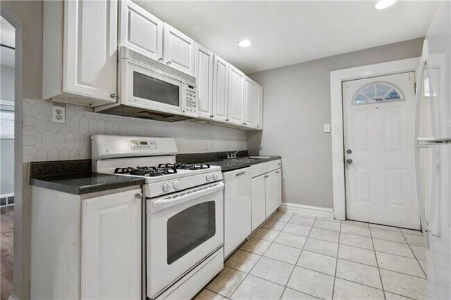 872 4th St in Coraopolis, PA - Building Photo - Building Photo