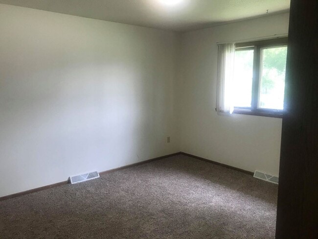 2715 14th St S in Moorhead, MN - Building Photo - Building Photo