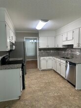 6293 Lakehaven Dr in Fayetteville, NC - Foto de edificio - Building Photo