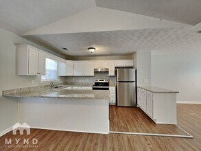375 Mountainview Dr in Covington, GA - Building Photo - Building Photo