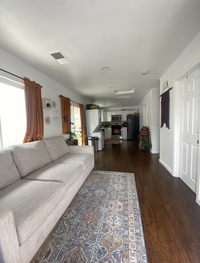 property at 1623 Drexel Dr