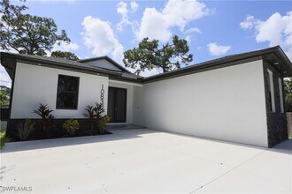 10830 St Lucia Ct in Bonita Springs, FL - Building Photo - Building Photo