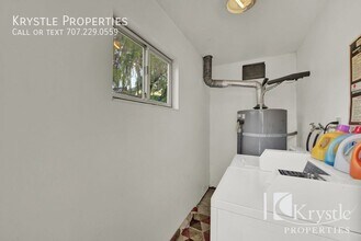 127 W F St in Benicia, CA - Building Photo - Building Photo