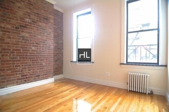 MOTT ST. in New York, NY - Foto de edificio - Building Photo