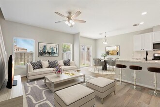 8315 Greys Ln in Houston, TX - Building Photo - Building Photo