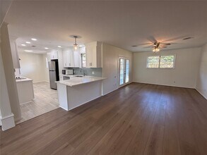 10410 Barwood Dr in Houston, TX - Building Photo - Building Photo