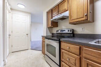 182 W Warrington Ave in Pittsburgh, PA - Building Photo - Building Photo