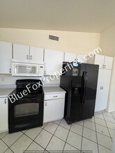 8587 N Cantora Way in Tucson, AZ - Foto de edificio - Building Photo