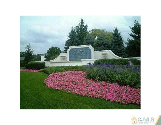 property at 1725 Waterford Dr