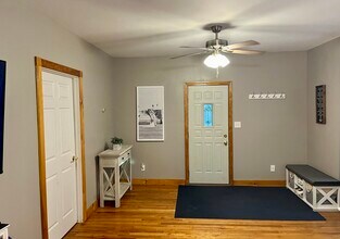 204 South St, Unit 1 in Glens Falls, NY - Foto de edificio - Building Photo