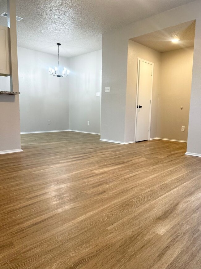 427 Arnold Ave in Burleson, TX - Building Photo - Building Photo