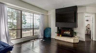 5035 N 10th Pl, Unit 204 in Phoenix, AZ - Foto de edificio - Building Photo