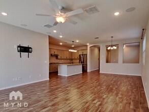 15093 W Latham St in Goodyear, AZ - Foto de edificio - Building Photo