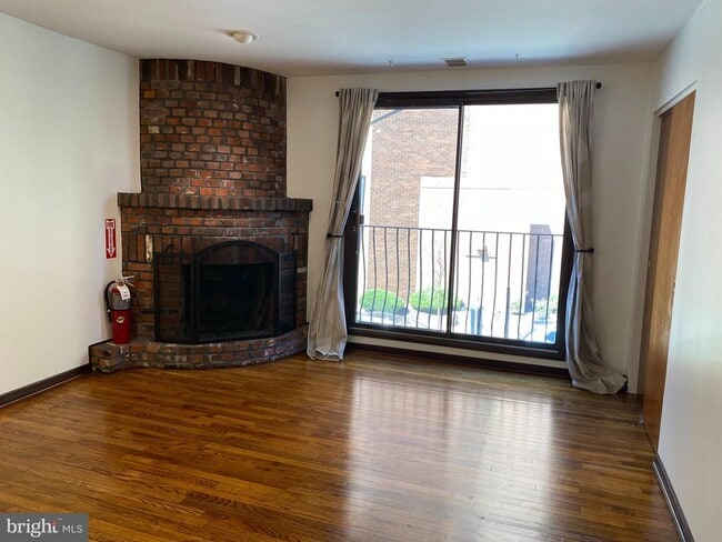 1824 South St in Philadelphia, PA - Building Photo - Building Photo