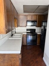 561 Spring Rd, Unit 44 in Moorpark, CA - Building Photo - Building Photo