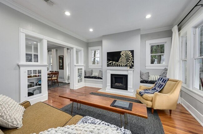 property at 2009 Kinney Ave