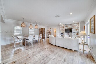 7621 SW 65th Pl in South Miami, FL - Building Photo - Building Photo