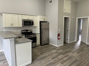 688 State St in Perth Amboy, NJ - Building Photo - Building Photo
