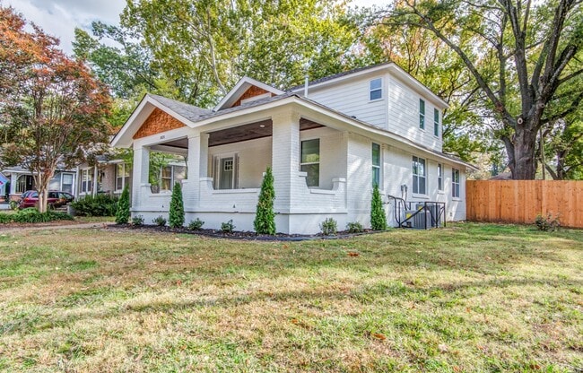 1825 Young Ave in Memphis, TN - Building Photo - Building Photo