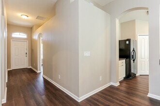 9086 Galloway Dr in Jacksonville, FL - Foto de edificio - Building Photo