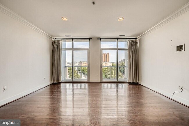 2772 Lighthouse Point E in Baltimore, MD - Building Photo - Building Photo