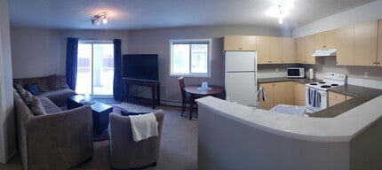 11240-11240 104 Ave. in Grande Prairie, AB - Building Photo - Building Photo