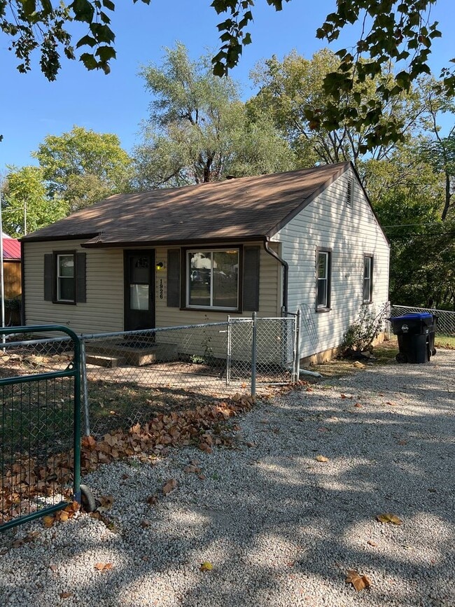 property at 1926 SE Michigan Ave