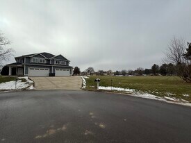 5483 Adrian Cir in Waunakee, WI - Building Photo