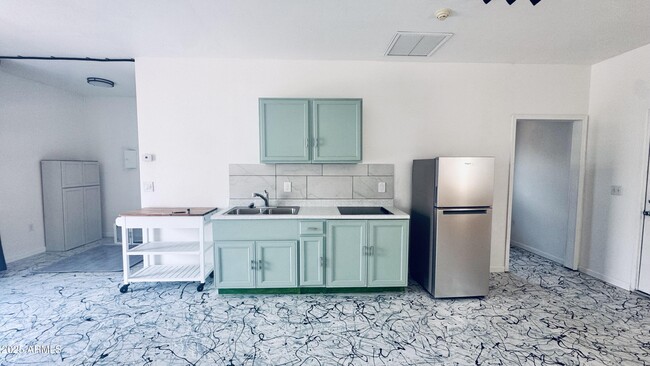 property at 1410 S 37th St