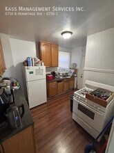 6750 N Hermitage Ave in Chicago, IL - Building Photo - Building Photo