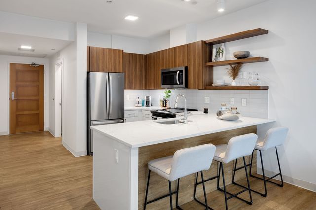 8 Egremont Rd, Unit R22 in Boston, MA - Building Photo