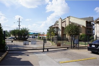 Braeburn Terrace in Houston, TX - Building Photo - Building Photo