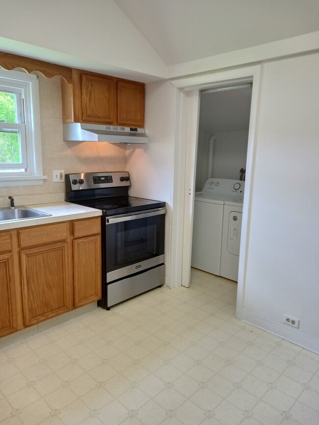 621 E Northampton St, Unit 621 in Wilkes-Barre, PA - Building Photo - Building Photo